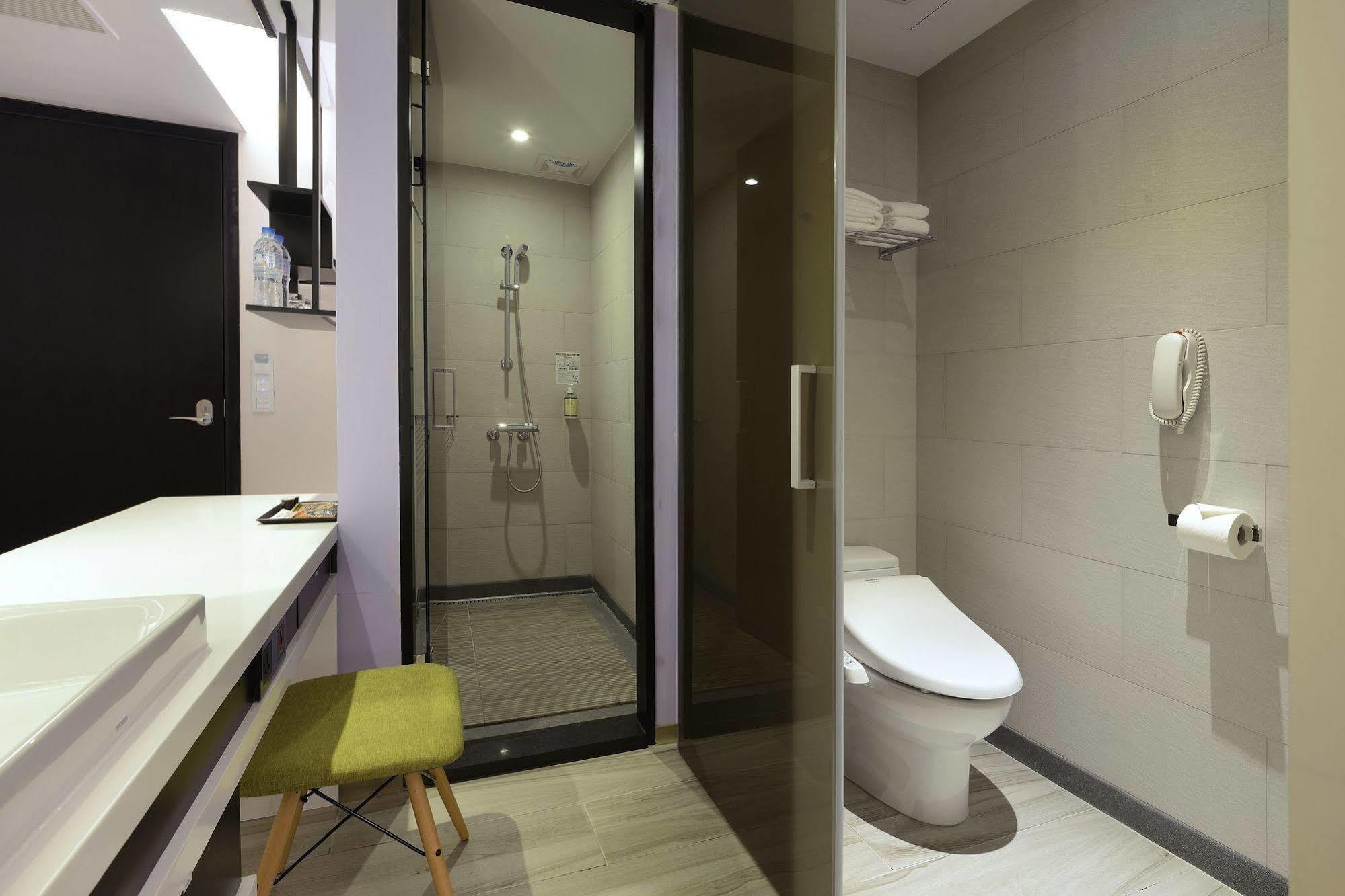 Uinn Business Hotel-Shihlin Taipei Exterior photo